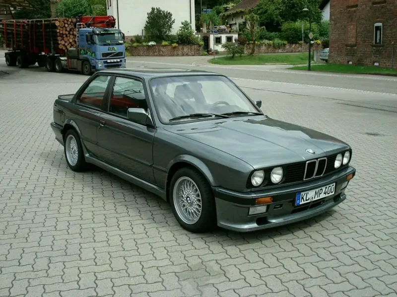 BMW 3-Series 325i e30