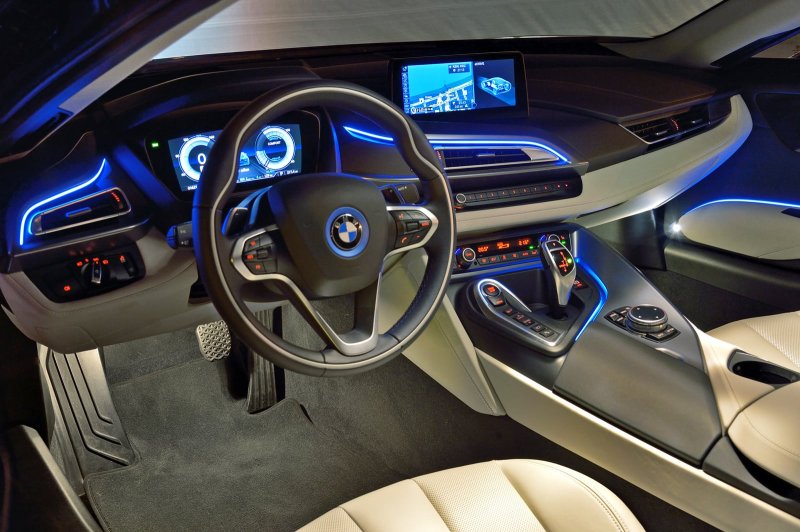 BMW i8 2020 салон