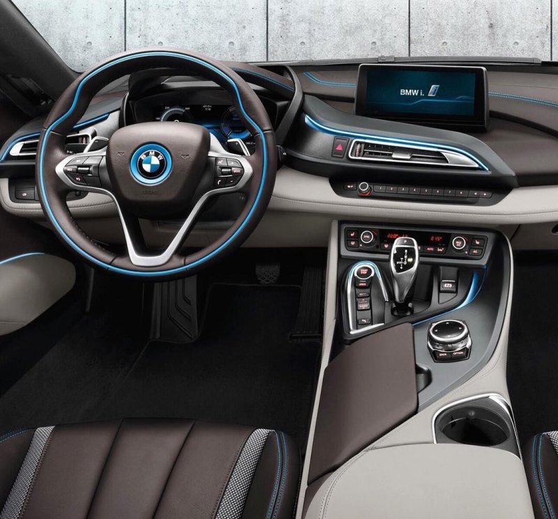 BMW i8 черная салон