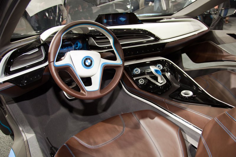 BMW i8 2021 салон