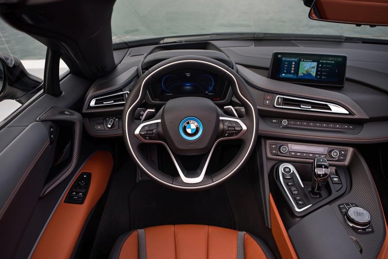 BMW i8 2021 салон