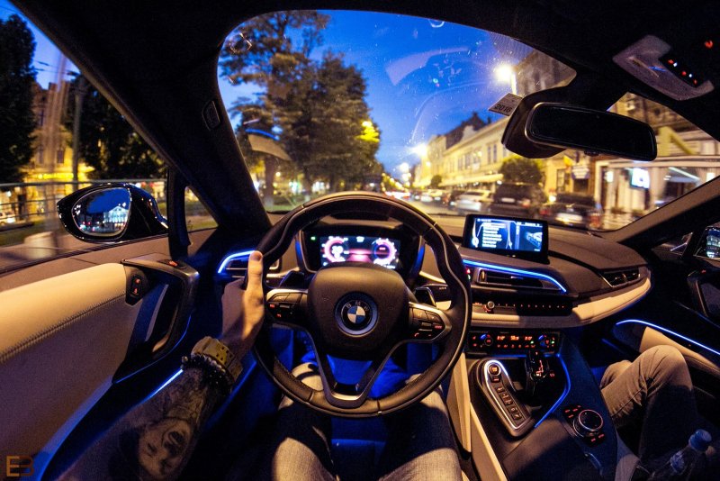 BMW i8 руль