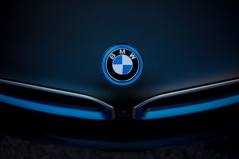 BMW i8 logo