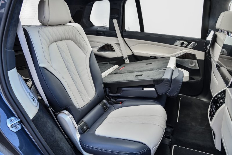 BMW x7 m50d интерьер