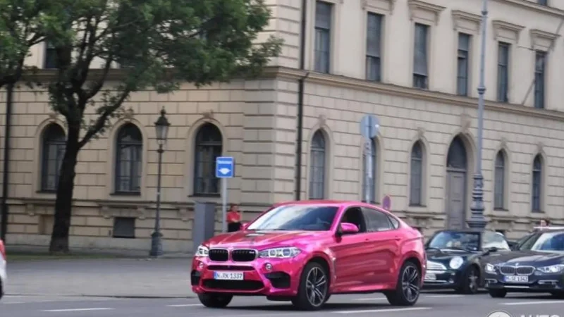 БМВ x6 розовая