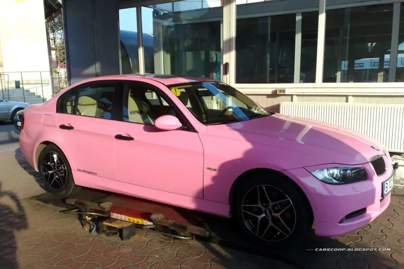 BMW x6 Pink