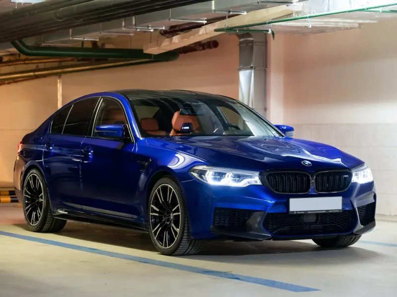 BMW m5 f90 синяя