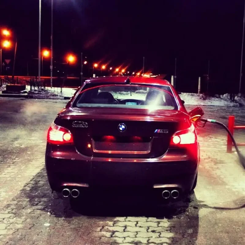 BMW m5 e60 в темноте