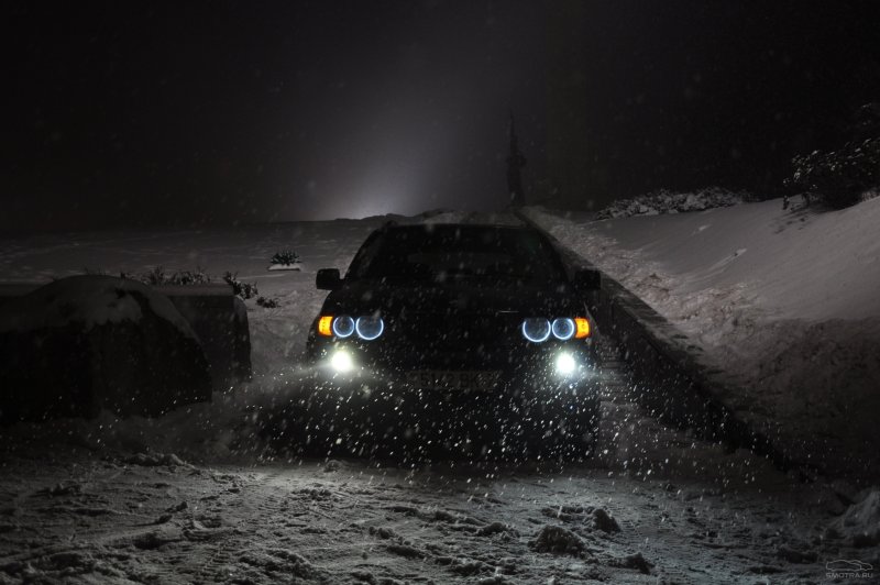 BMW 5 зима ночь