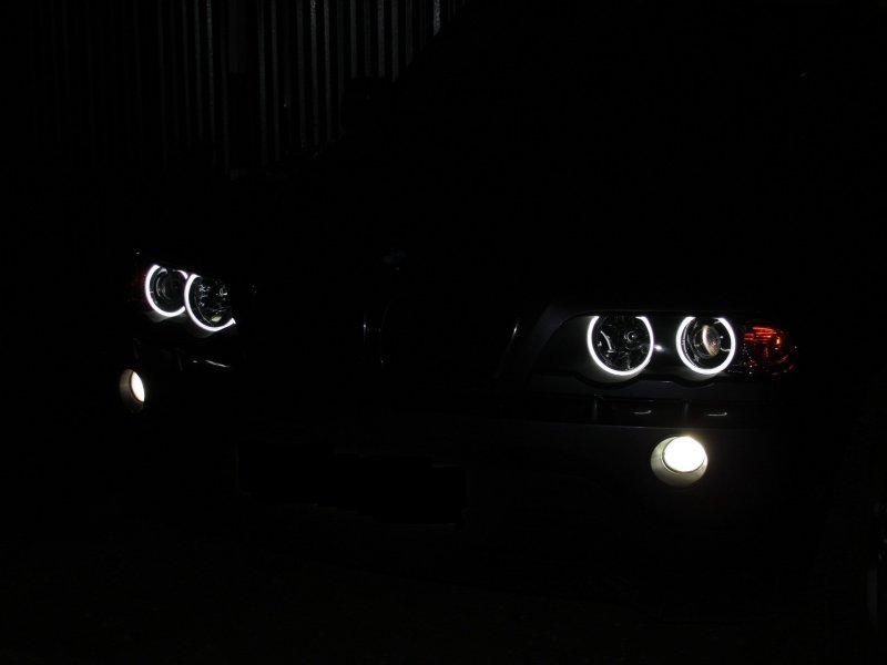 BMW x5 e53 в темноте