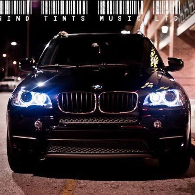 BMW x5m ночью
