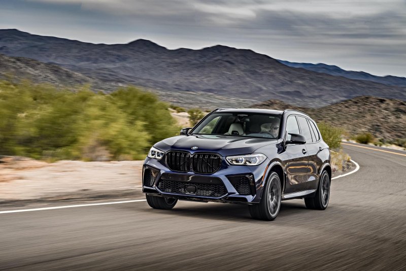 BMW x5m 2020 черный