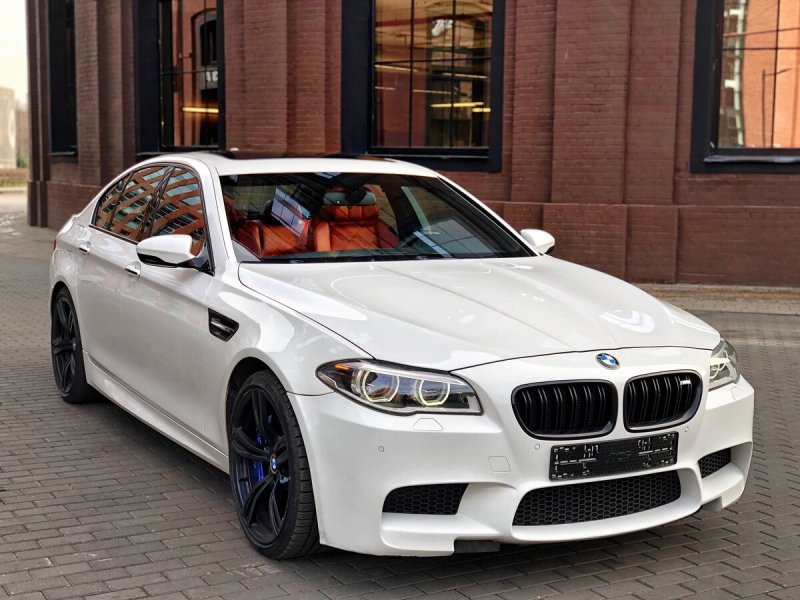 BMW f10 м5 белая