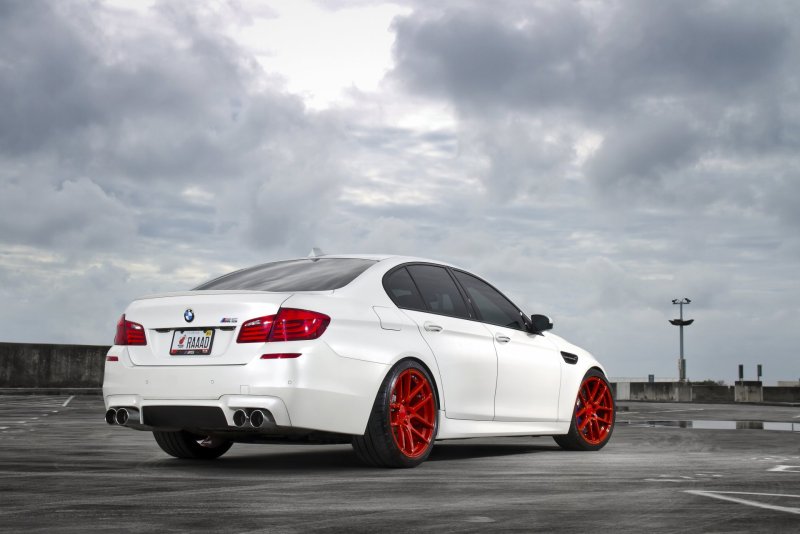BMW m5 f50 белая