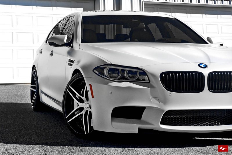 BMW m5 f10 белая