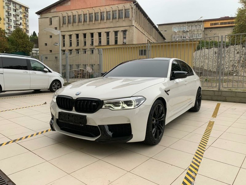 БМВ m5 f10