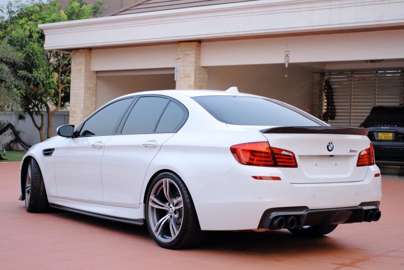 BMW m5 f90 белая