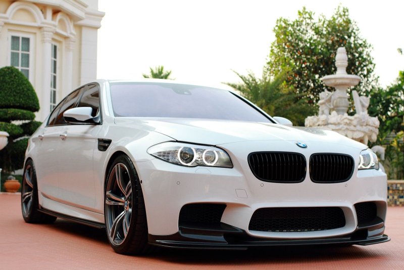 BMW m5 f10 Tuning White