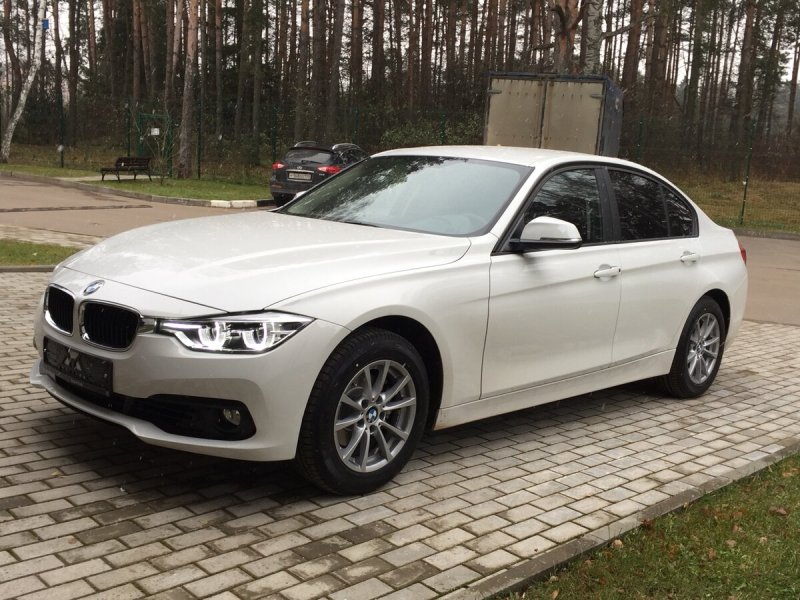 BMW 3 2017 белая