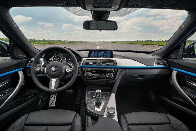 BMW 3 2017 салон
