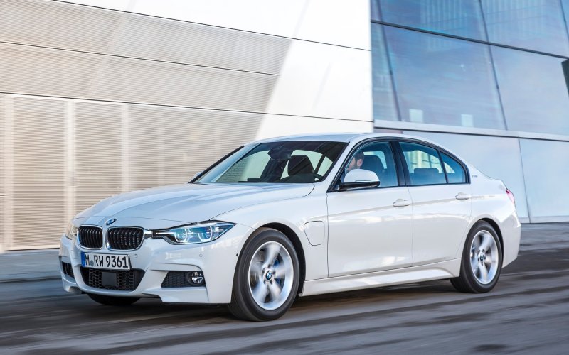 BMW 330 2018