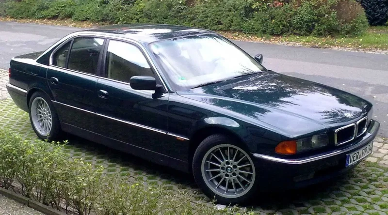 БМВ е38 740
