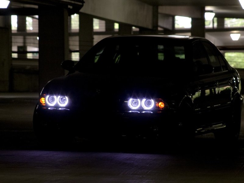 BMW e39 ангельские глазки ночью
