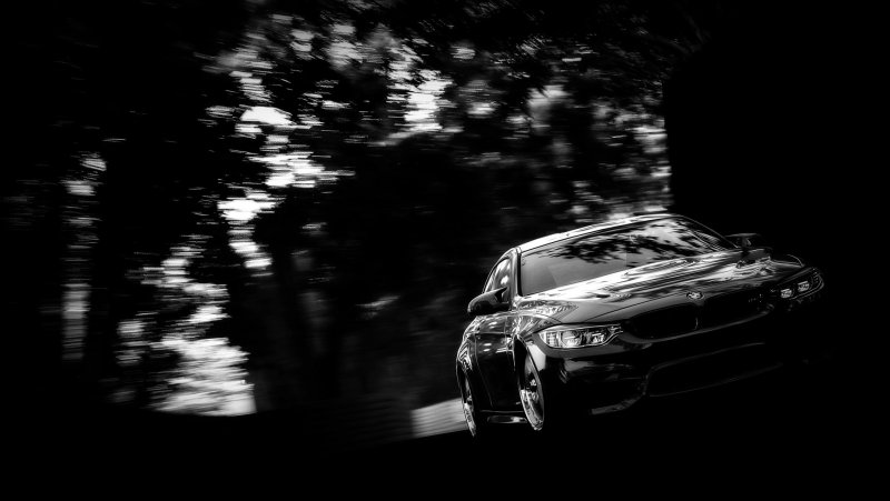 BMW m3 белая с черной крышей