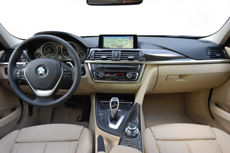 328i BMW 2013 салон