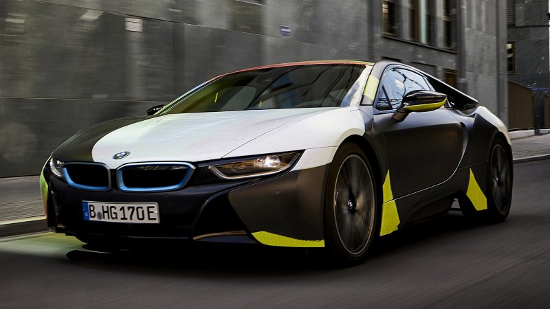 Новая спортивная БМВ i8