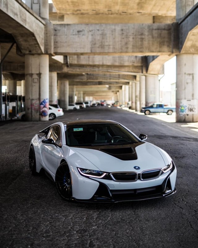BMW i8 White