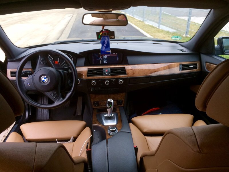 BMW e60 салон