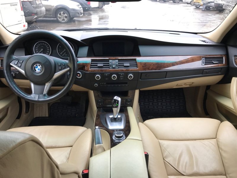 BMW 5 e60 салон