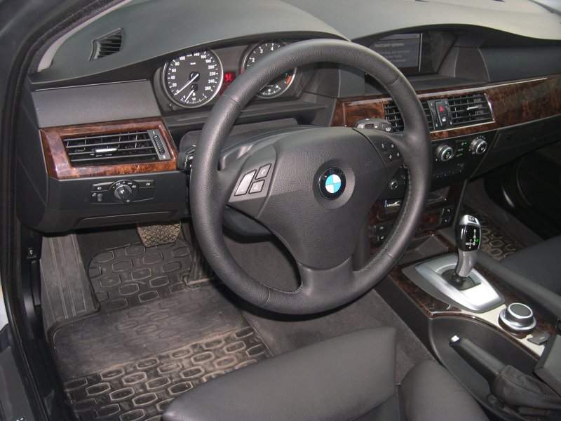 BMW 5 2000 салон