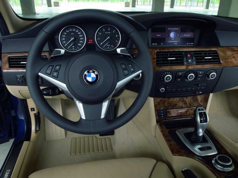 BMW e60 530i салон