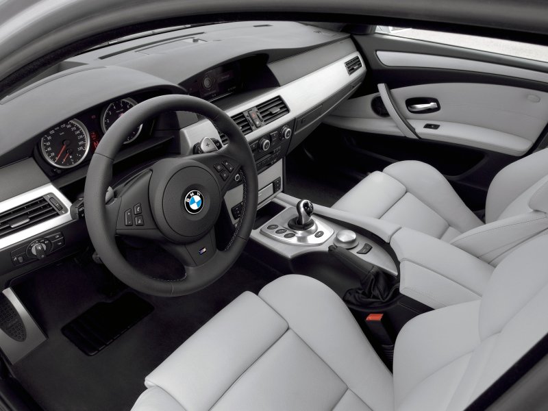 BMW 5 e60 салон