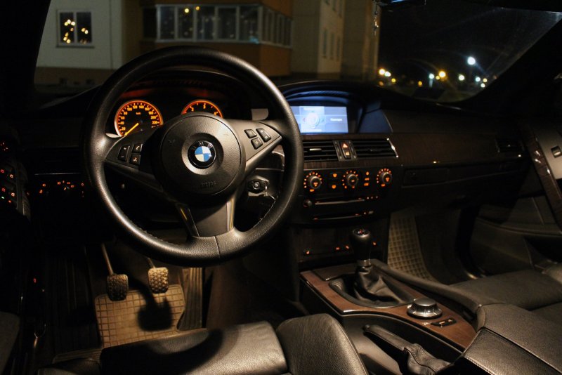 BMW 5 e60 салон