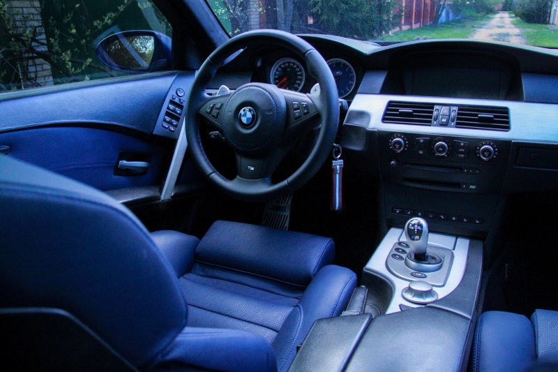 BMW 5 e60 салон