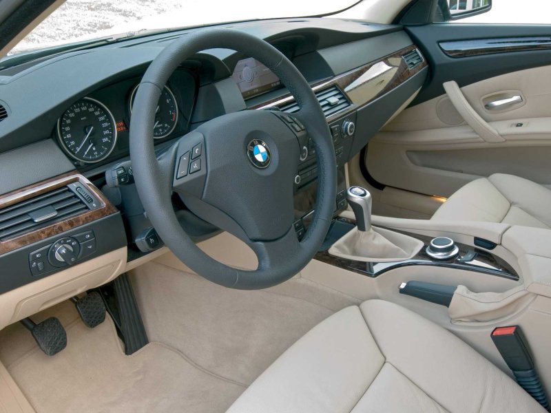 BMW e60 530i салон