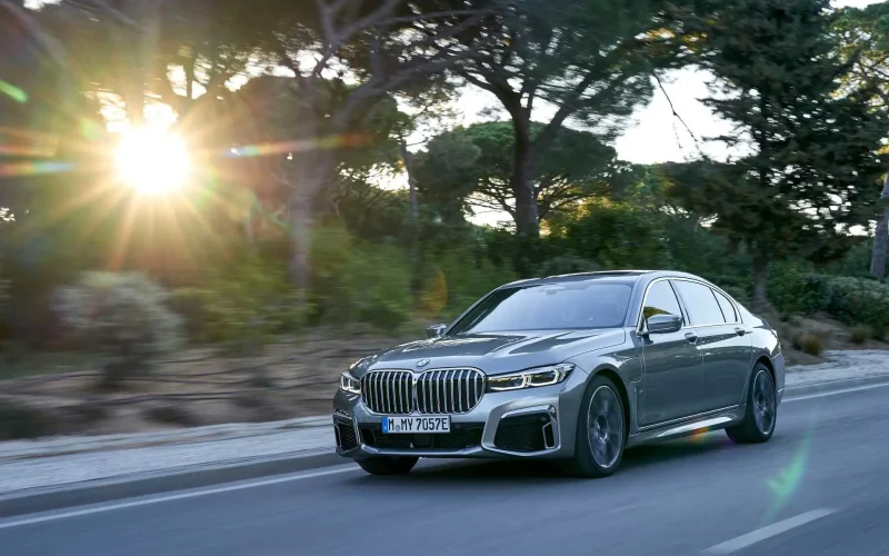 BMW 750m 2021
