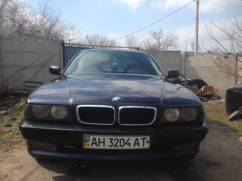 БМВ 725i