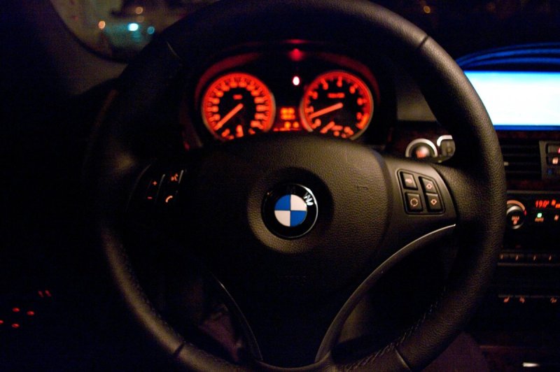 BMW m5 e60 ночью за рулём