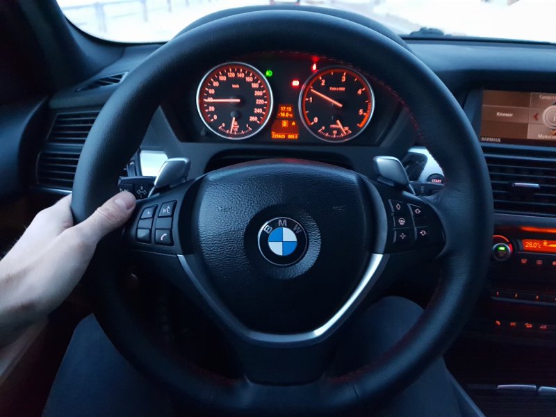 BMW x5 e70 за рулем