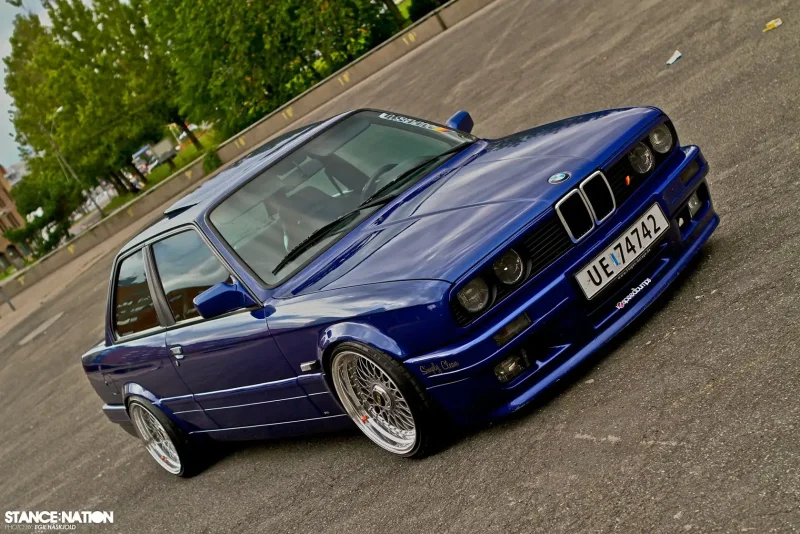 БМВ e30