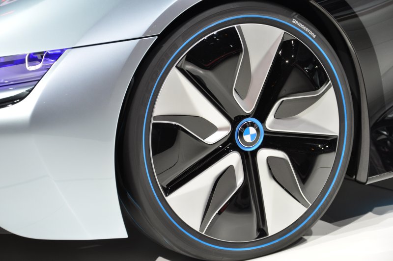 BMW i8 колеса