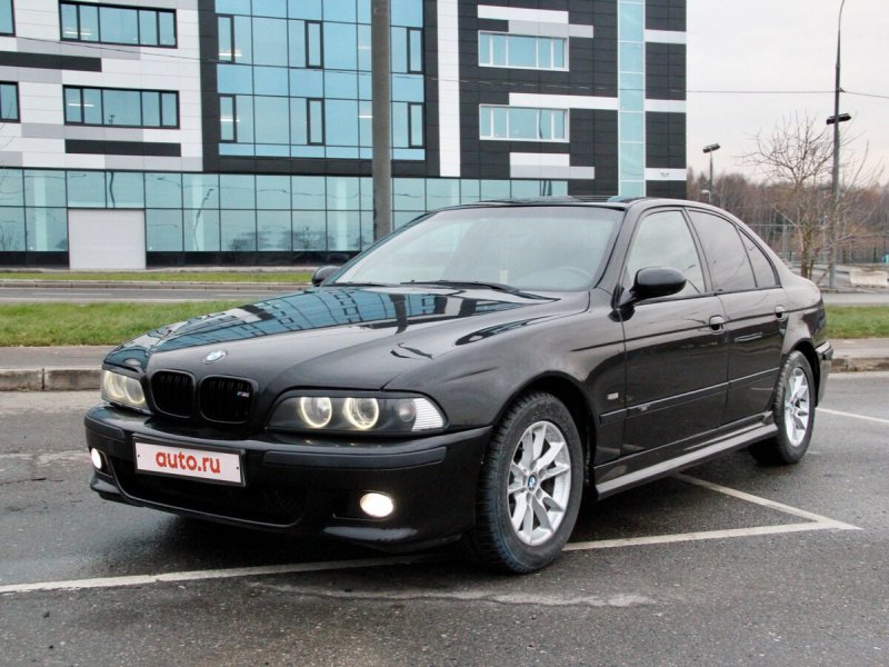 БМВ 5 1998 года