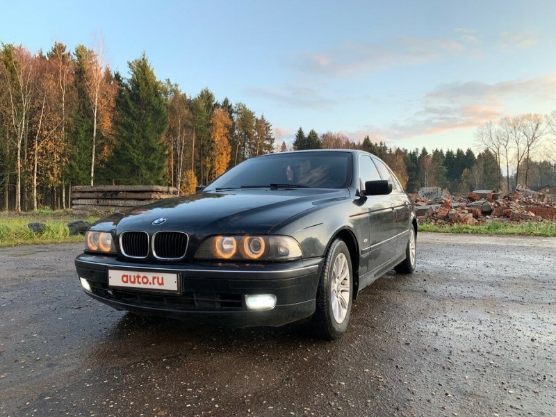 БМВ 5 1998 года