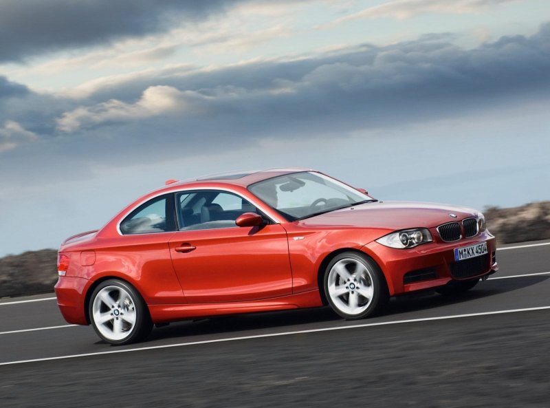 BMW 135i седан