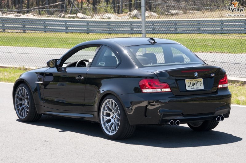 BMW m1 Coupe 2011