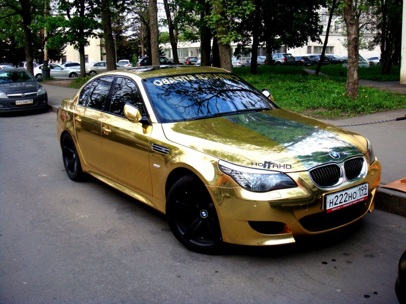 BMW e60 Золотая